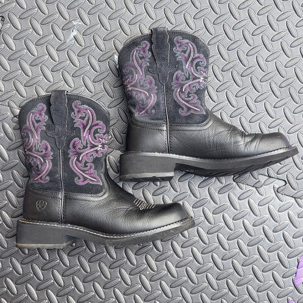Ariat Fatbaby Heritage Black Leather Purple Embroiderd Western Boots 10004729 8B